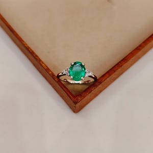 Unique Emerald Engagement Ring, Oval Emerald Ring, 925 Sterling Silver Ring, Lab Grown Emerald Ring, Emerald Handmade Ring, Anniversary Gift