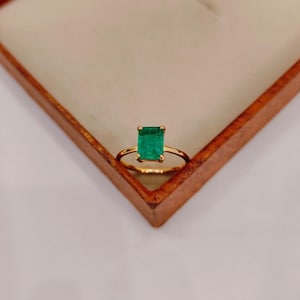 Anillo octogonal de esmeralda hecho a mano: Plata de ley 925, piedra de nacimiento de mayo, delicado anillo de esmeralda, anillo de esmeralda cultivada en laboratorio, regalo de cumpleaños