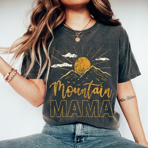 Custom Mountain Mama Shirt,Camping Tee, Cute 70s ,Mountain Mama,Mountain Shirt,Mountain Mom, Mountain Mama Tee,Mountain Tee,Mom Hiking Shirt