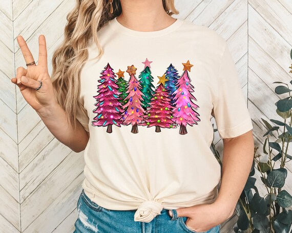 Women's Merry Christmas Graphic Tee - Cute Leopard Plaid Tree Design, Holiday T-Shirt, Beige, S-XL