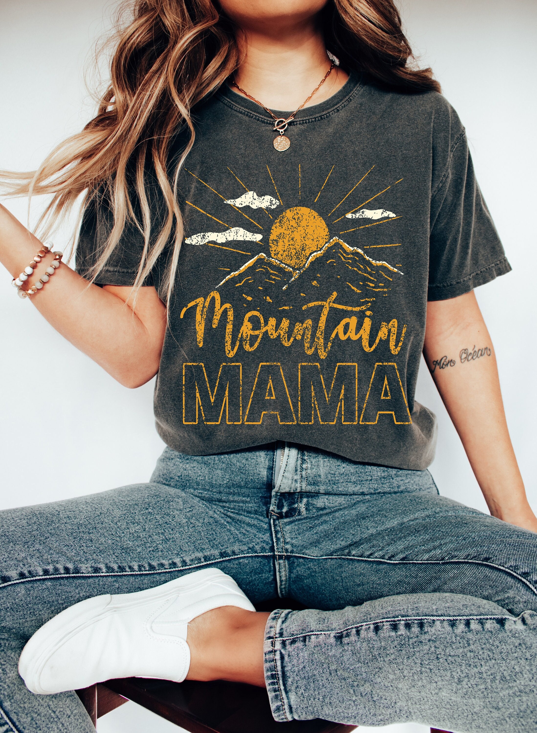Jolly Mama V Neck Shirt Mammy Christmas Vibes Tee Classic Sweatshirt -  AnniversaryTrending