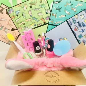 Cute little girl mini nail and facial spa gift box