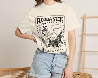 Maglietta della Florida State University, maglietta dei FSU Seminoles, donna Seminole che cattura un alligatore con il lazo, maglietta grafica di Tallahassee, Florida, regalo per ex studenti.