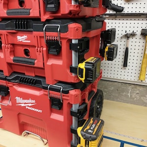 DeWalt 20V/60V Battery Mount/Holder for Milwaukee PACKOUT for 1, 2, 3 Batteries