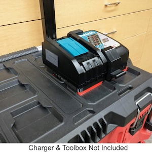 Milwaukee Packout Mount for Makita DC18RC, DC18SD, DC18RA, DC40RA Chargers **CHARGER NOT INCLUDED**