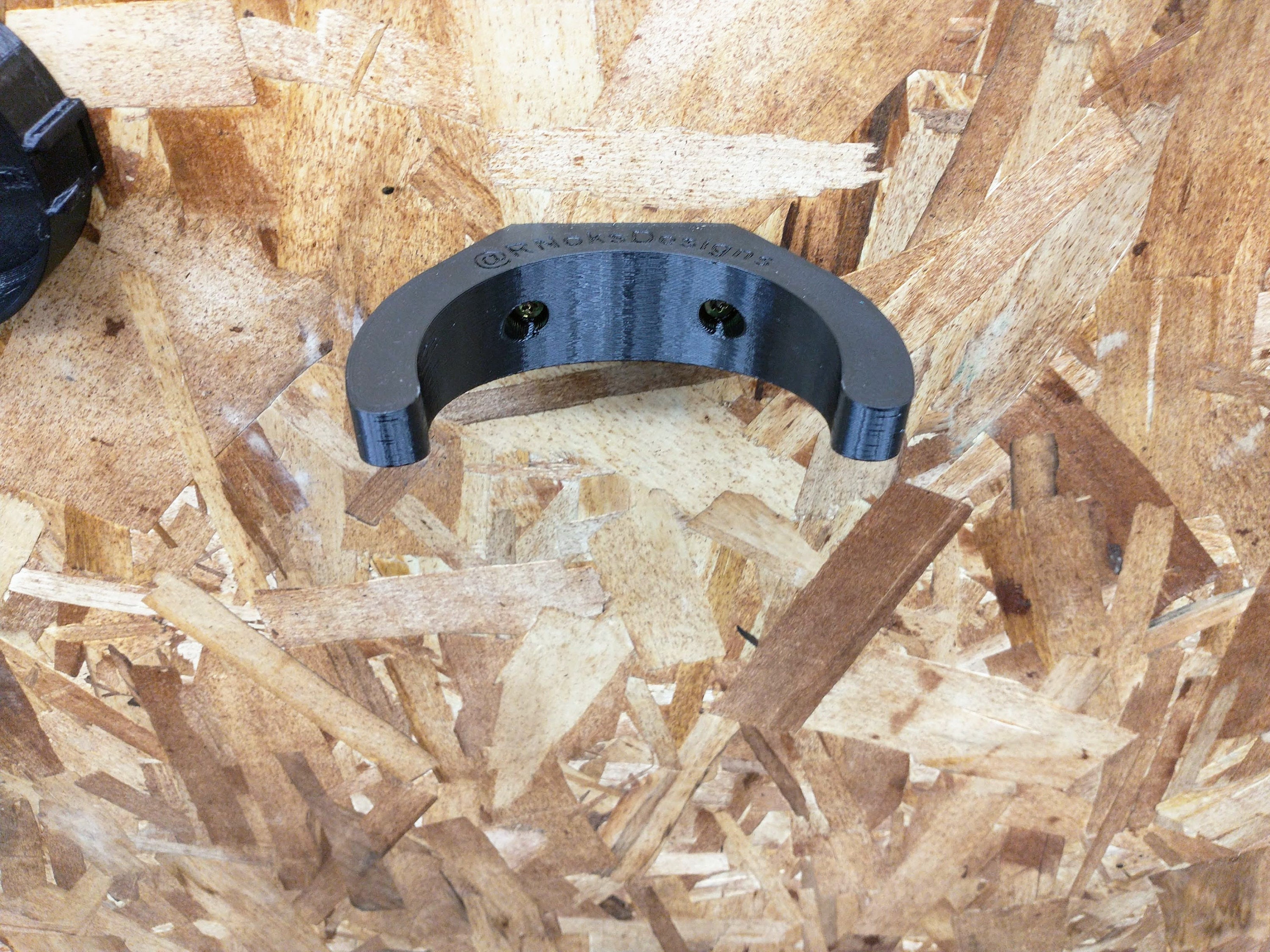 Robuste Wandhalterung Für Milwaukee M18 Laubbläser 3017-20/21 - Inkl. Montageschrauben, Roter Aufbewahrungshaken