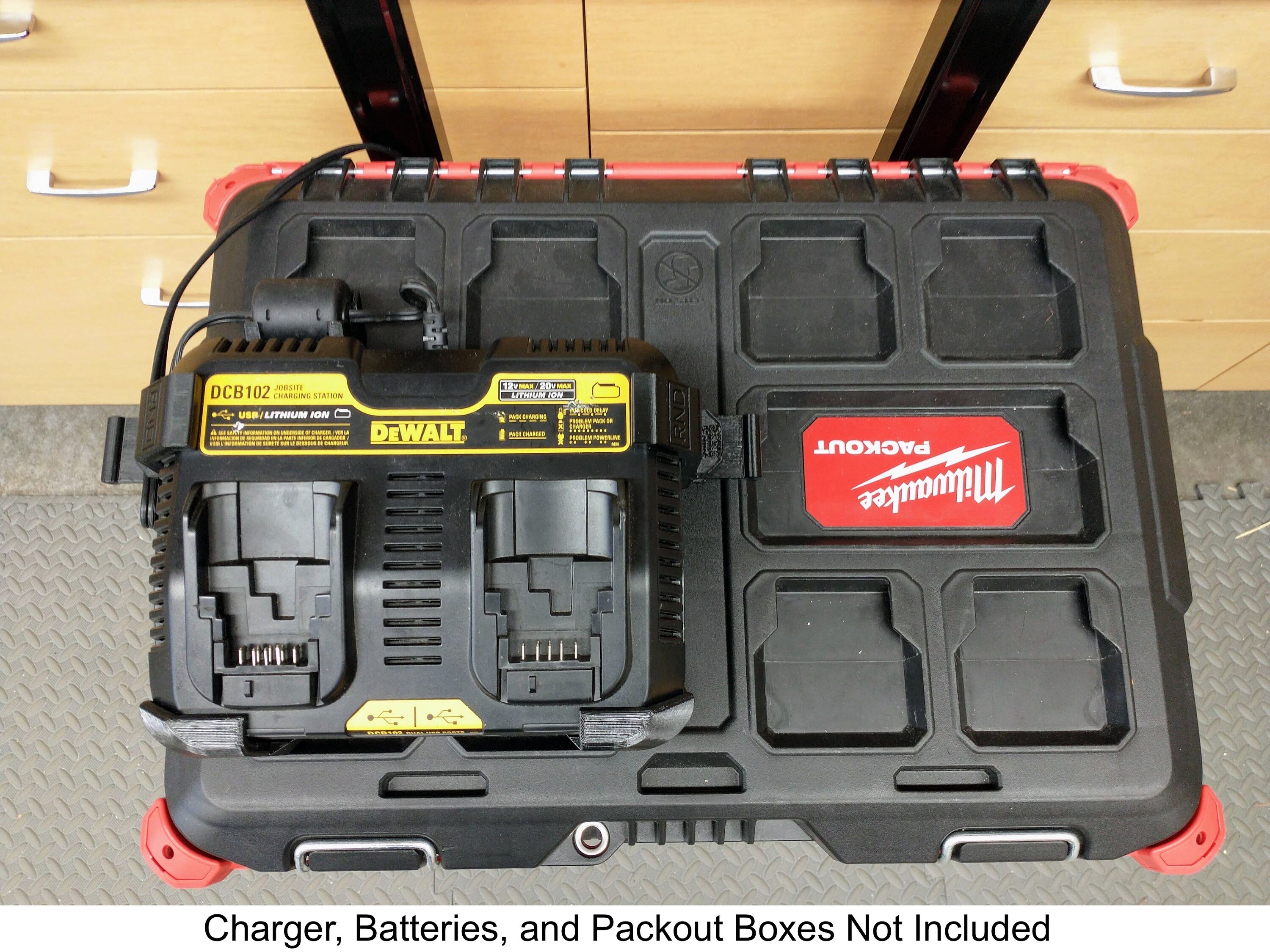 DeWalt DCB102 デュアルポート充電器用パックアウトマウント **充電器 