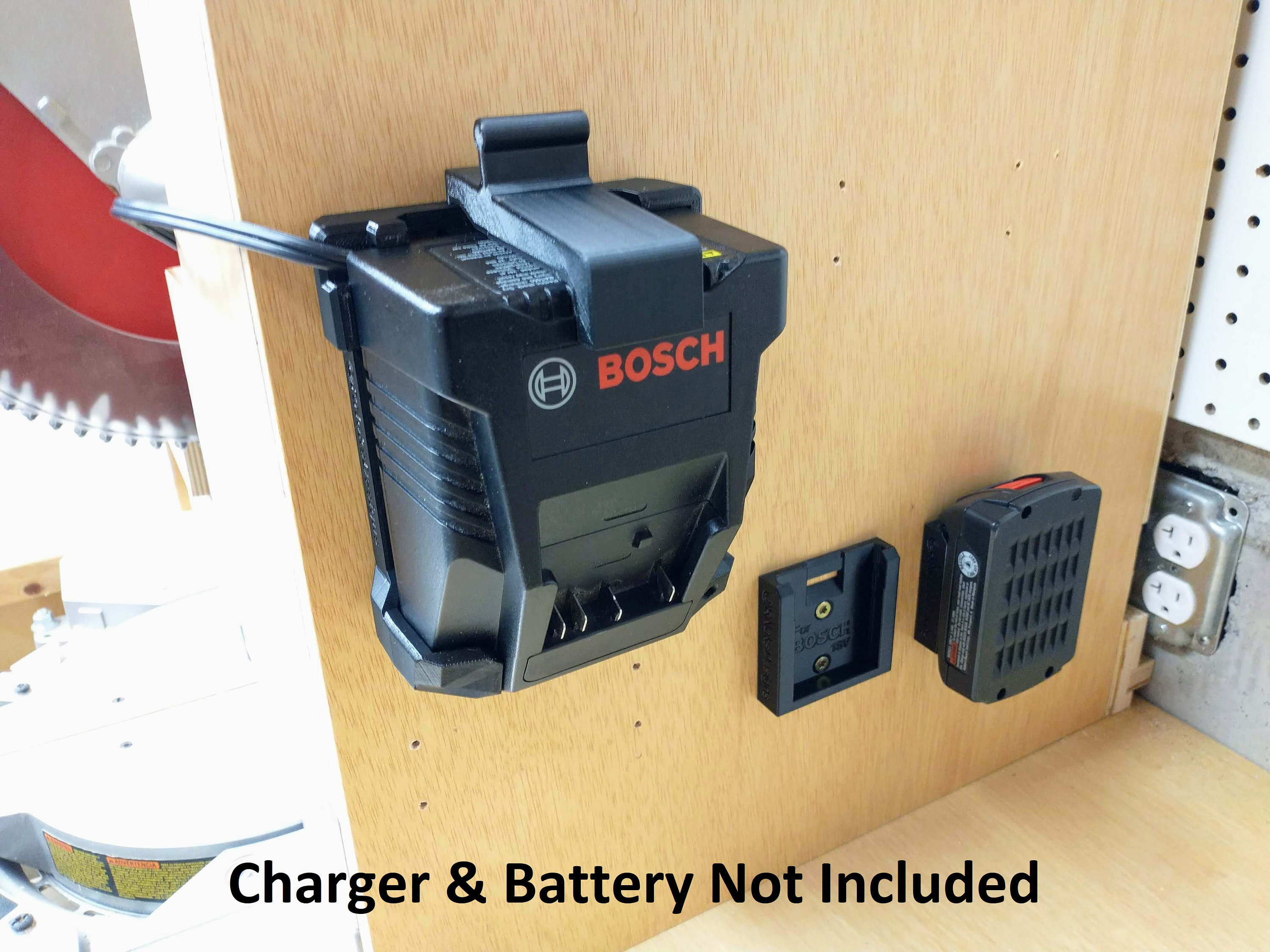 Bosch BC330 12-volt Lithium-Ion Battery Charger, Black