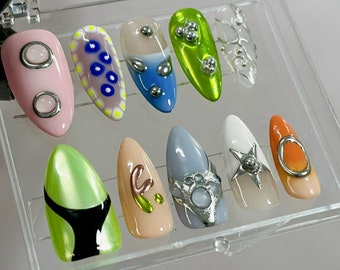 Free Style Autumn Colour Short Almond Press On Nails, Handpainted Fake Nails, Y2K for Birthday Party Holiday Nails
