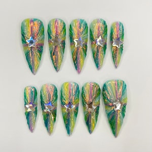 Buntes Licht Lange Stiletto Drücken Sie die Nägel, 3D Gel Fairycore Gefälschte Nägel, Verträumte Nägel für Geburtstag Urlaub Urlaub