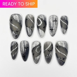 Schwarze Sterne Drücken Sie auf die Nägel, Schwarze Sarg Nägel, Benutzerdefinierte künstliche Nägel, Handbemalte falsche Nägel, Trendy Kleber auf den Nägeln, Luxus Nail Art