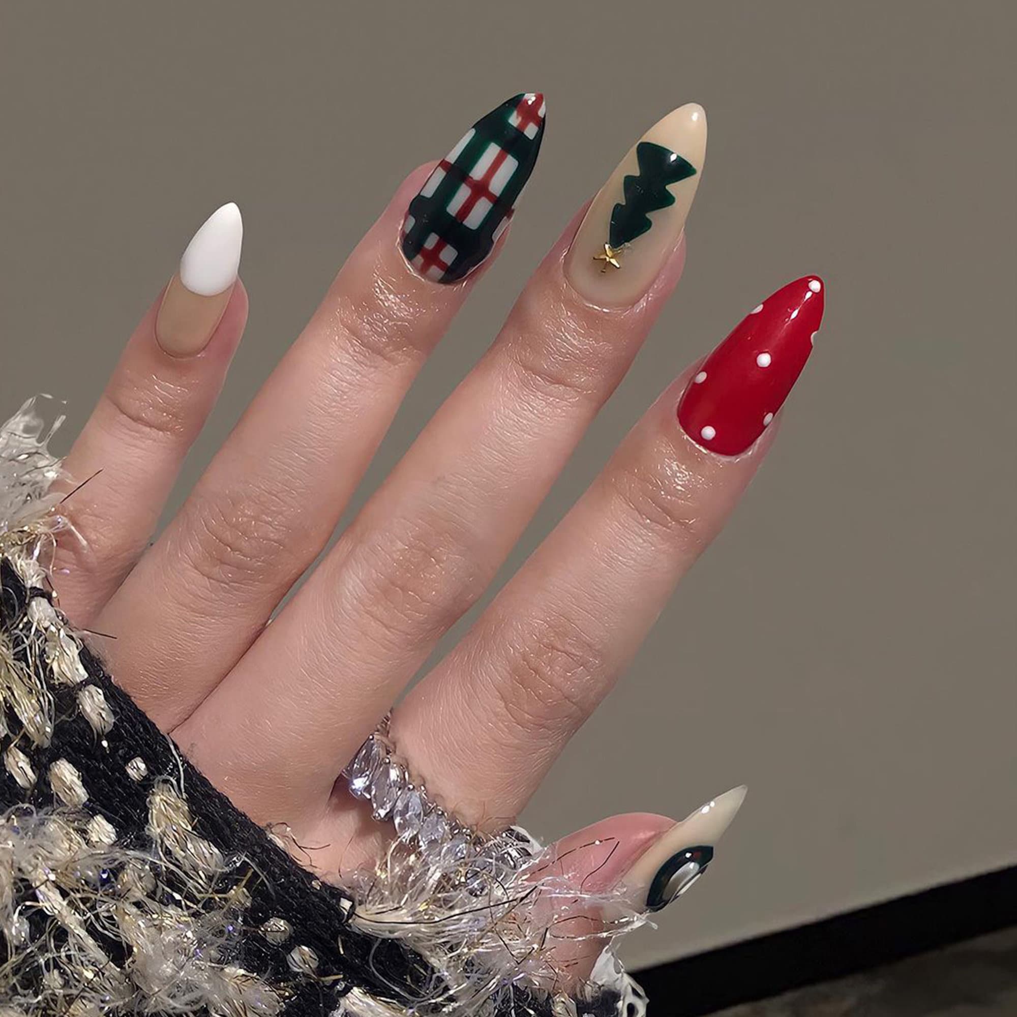 Holiday hockey nails  Hockey nails, Plaid nails, Nails