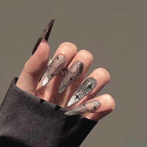 Uñas postizas Black Stars, uñas negras tipo ataúd, uñas postizas personalizadas, uñas postizas pintadas a mano, uñas adhesivas de moda, uñas artísticas de lujo