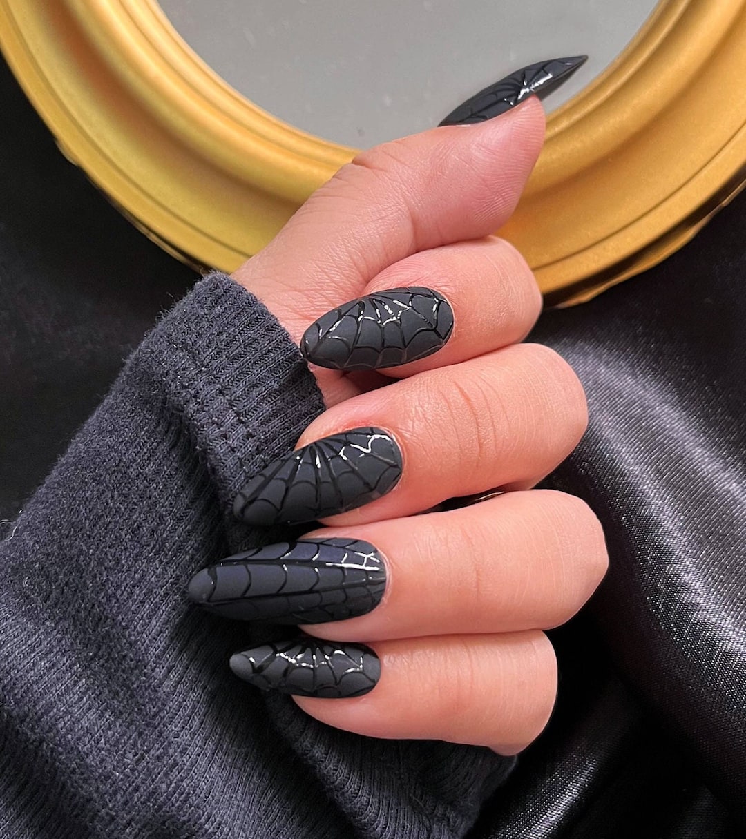 Black Spider Web Press on Nails, Black Halloween Nails, Custom Fake Nails, False Nails, Handpainted Glue on Nails - Etsy Japan