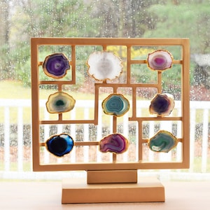 Natural Geode Agate Slice Stand, Crystal Centerpiece, Table Home Décor, Stone Crystal Gold Stand, Housewarming Gift, Living Room Décor