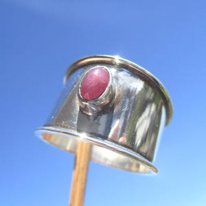 Bague en rubis, taille 18,25 - argent 925