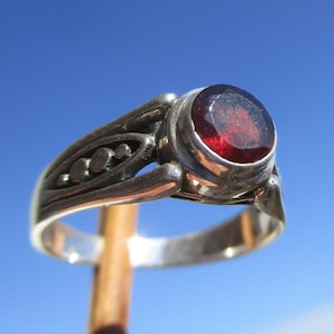 Garnet - ring size. 17 - Silver 925
