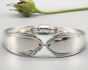 Vintage Bracelet, Antique Bracelet, Spoon Bracelet, Meadowbrook 1936 Antique Spoon Bracelet, Vintage Silverware Jewelry