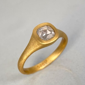 1 carat diamond ring in 900 gold - signet ring in 22 carats with an untreated diamond - engagement ring - unique rose-cut piece