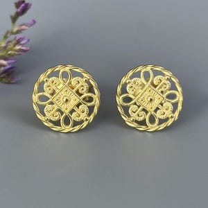 750 yellow gold filigree earrings - 18 carat gold studs for day and night - goldsmith&#39;s work