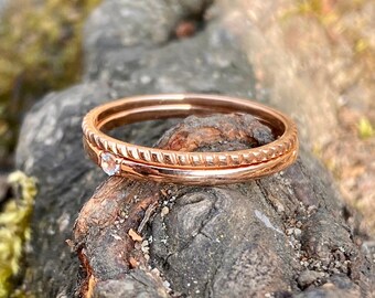 Stapelring Set - Kordeldraht Ring und Ring mit weißem Saphir Ring aus 750 Rosegold