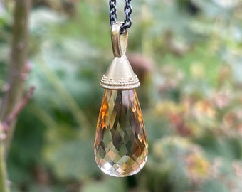 large gold citrine drop with 750 yellow gold granulation suspension - pendant on matching anchor chain