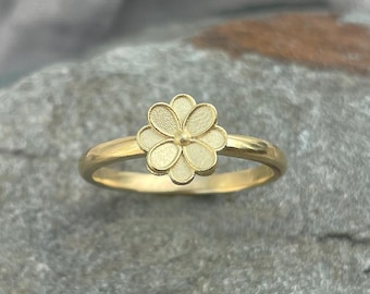 750 Gold Lotus Flower Ring - 18 Karat Yellow Gold - Solid Gold Flower Ring from a Goldsmith