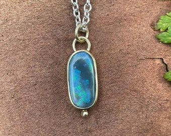 750 yellow gold Boulder Opal pendant - opal with 18 carat gold - unique