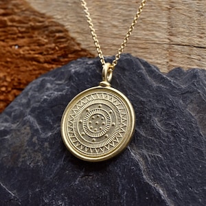 Sun disc from Moordorf - reversible pendant made of 750 yellow gold - antique coin, sun god, Helios, 18 carat gold pendant from the goldsmith