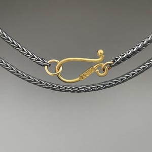 Catena a coda di volpe in argento 925 annerito - catena fatta a mano con chiusura a gancio in oro giallo 750 - collana in oro 18 carati