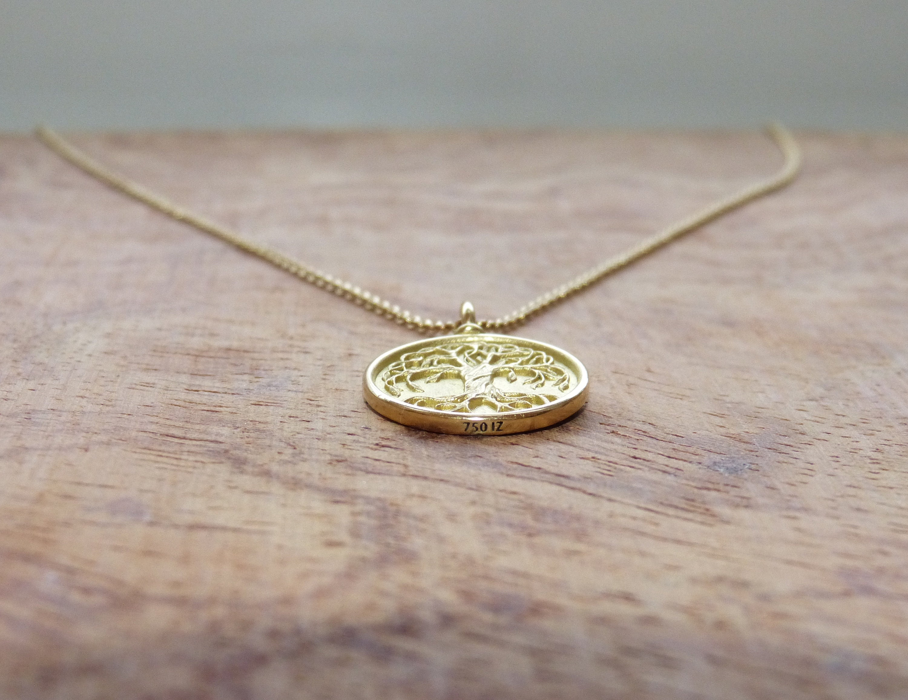luz cd Reflexión amulet Q&A labyrinth Labyrinth and Tree of Life Reversible Pendant - Amulet Made