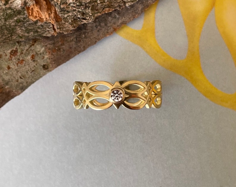 750 yellow gold band ring Celtic love knot with brilliant 18 carat image 4