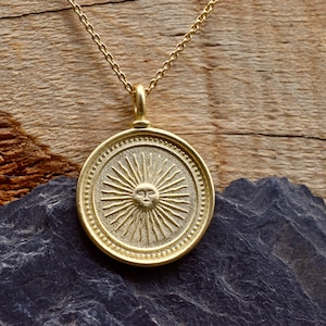 Sun amulet made of 750 yellow gold - 18 carat gold reversible pendant - piece of jewelry from the goldsmith - pendant antique coin, sun god, Helios
