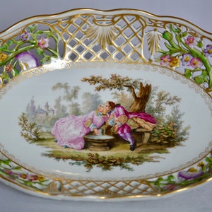 Plato ovalado de porcelana de Dresde, hacia 1880-90