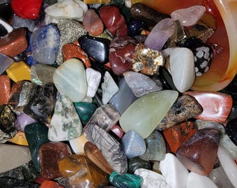 Crystal Confetti Scoop: Mystery Gemstone Mix - Each scoop is around 8oz
