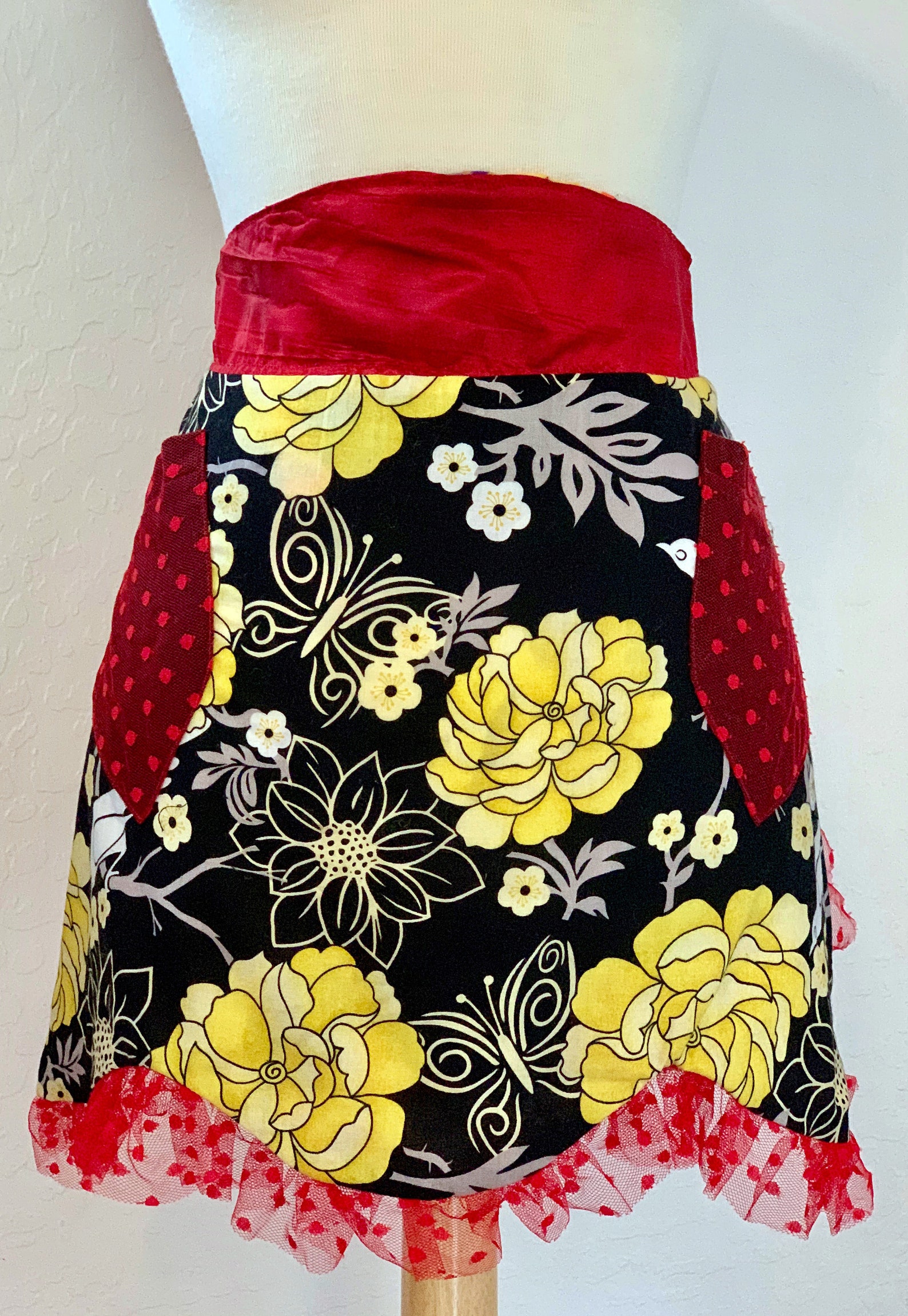 Dirndl Bavarois élégant 2 Pièces Avec Tablier Dentelle - Motif Floral - Tailles 32 à 52 - Tradition Allemande