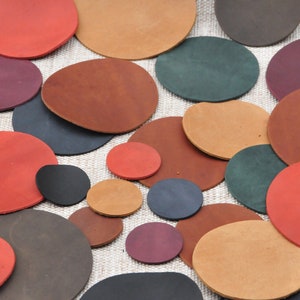 50 ébauches de cercle en cuir - Couleurs et tailles variées - 100 % cuir véritable pour travaux manuels
