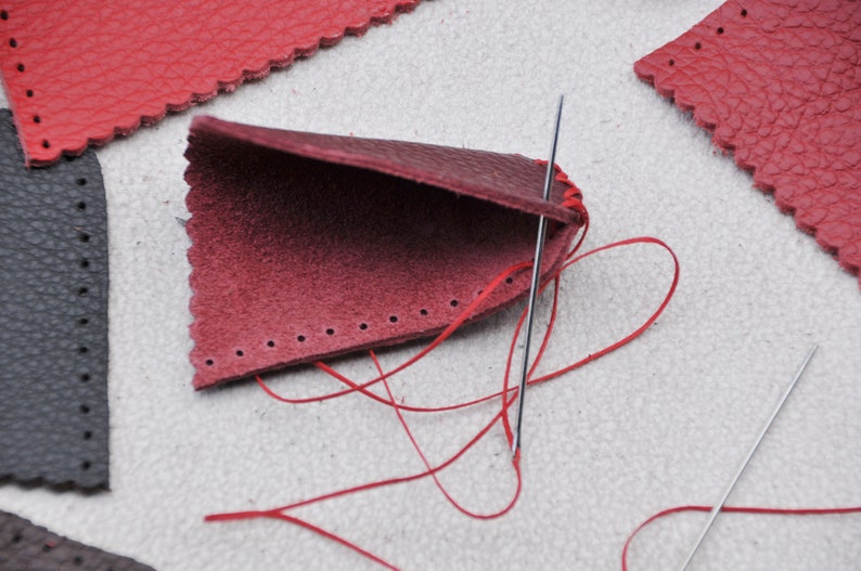 Kit de dedales de cuero para hacer uno mismo: 2 protectores de dedos de cuero auténtico para fieltrar, coser y hacer manualidades. Kit de costura hecho a mano. imagen 3