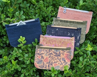 CORK Mini Wallet for Women | Keychain Wallet Card Holder | VEGAN HANDMADE Minimalist Wristlet Wallet | Natural Sustainable Eco Friendly Gift
