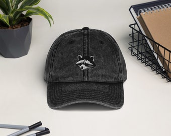 Waschbärmütze, Gestickte Waschbärmütze, Waschbärgeschenke, für Waschbärliebhaber, Unisex Vintage Baumwolltwillmütze.