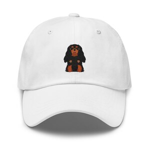 Gorra de Cavalier King Charles Spaniel, color negro y fuego, gorra de béisbol unisex bordada a todo color, para adultos.