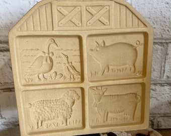Farmyard Friends Stone Ware Cookie Mold 1994 The Pampered Chef*Please read the full description