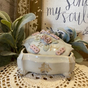 1960s Handpainted TILSO Made in Japan 53-139 Ceramic dish with lid trinket candy powder jewelry box type piece Pink ROSES