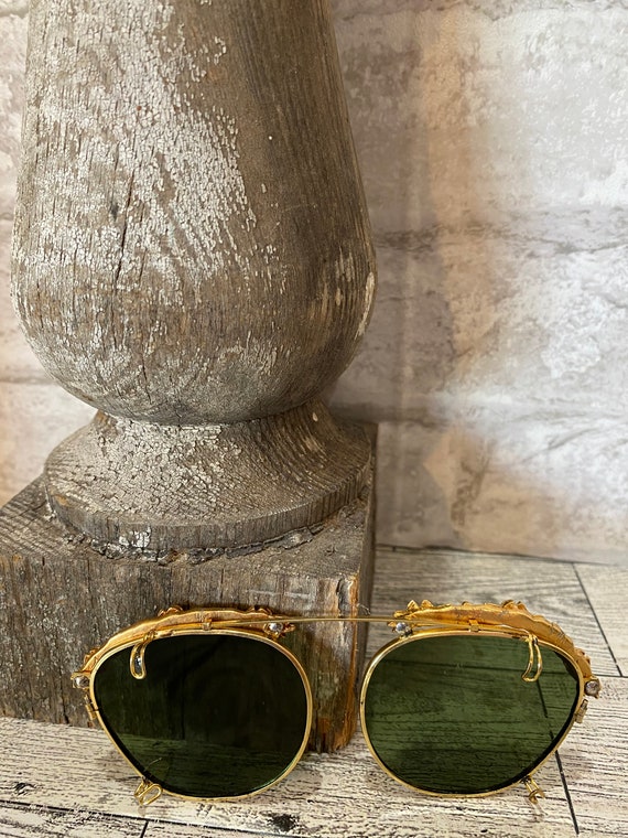 Vintage Gold Tone Clip on Sunglasses/eyeware With Clear  display picture 1