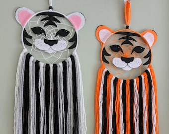 Handmade tiger dreamcatcher for kids room. Tiger art, wall hanging. Nursery dreamcatcher. Jungle themed bedroom. Cute animal Christmas gift