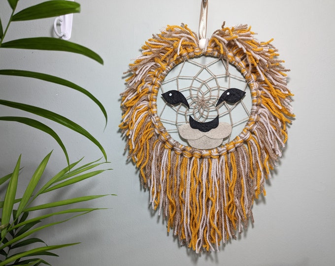 Cute lion dreamcatcher. Handmade wall art for Safari themed nursery, kids bedroom decor. Lion gift. Big cat lover wall hanging