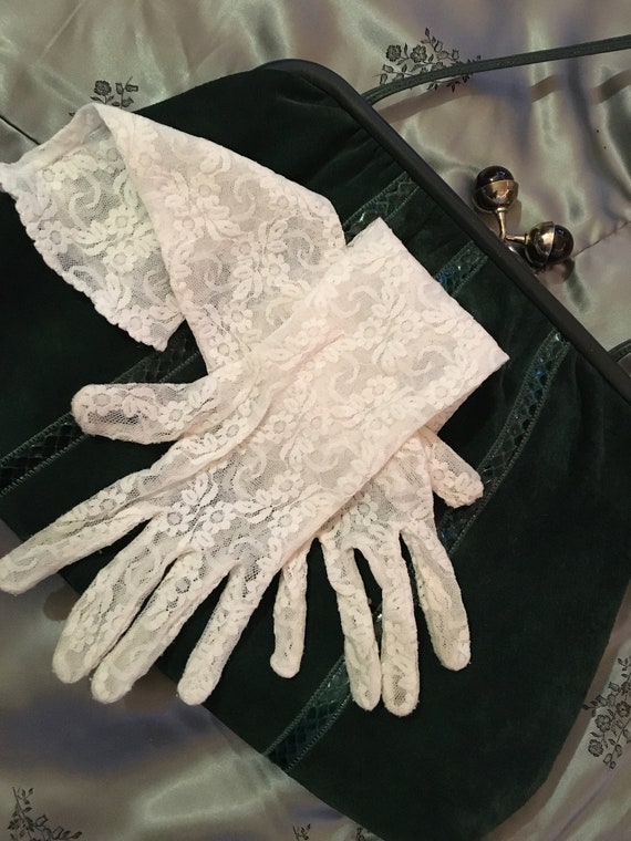 White Lace Dinner Gloves