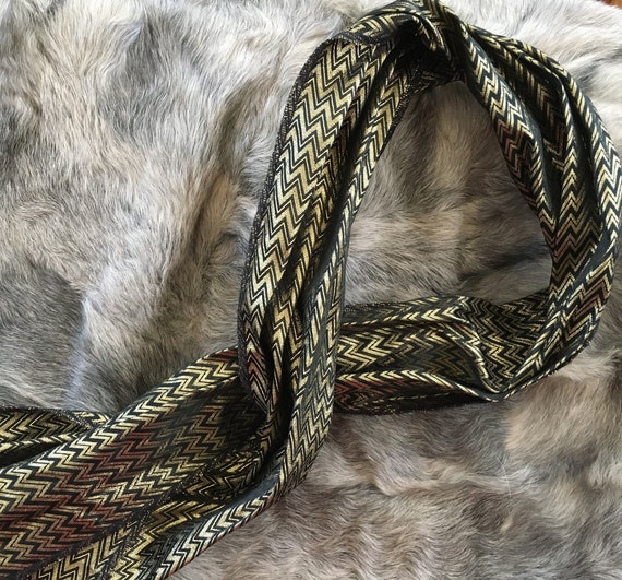 Black Gold!  Herringbone patterned Metallic Threa… - image 3