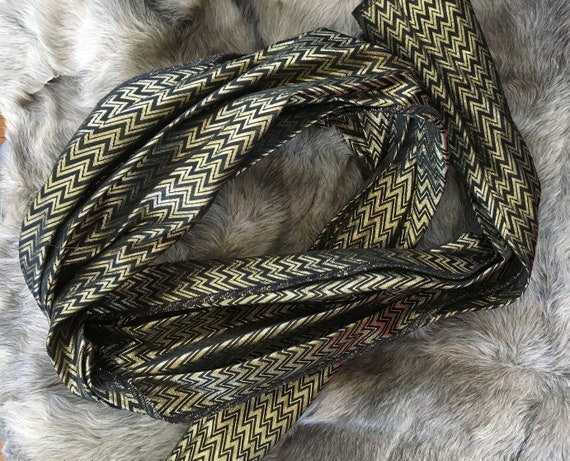 Black Gold!  Herringbone patterned Metallic Threa… - image 1