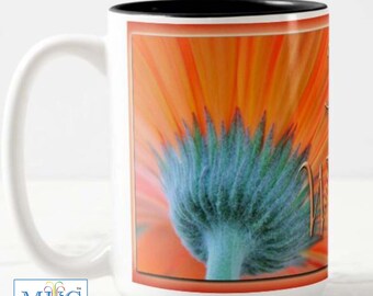 Belle 15 oz. mug avec une écriture biblique inspirée et une photo d'art. « Fait avec crainte et merveille » ;  Boutique appartenant à des Noirs.